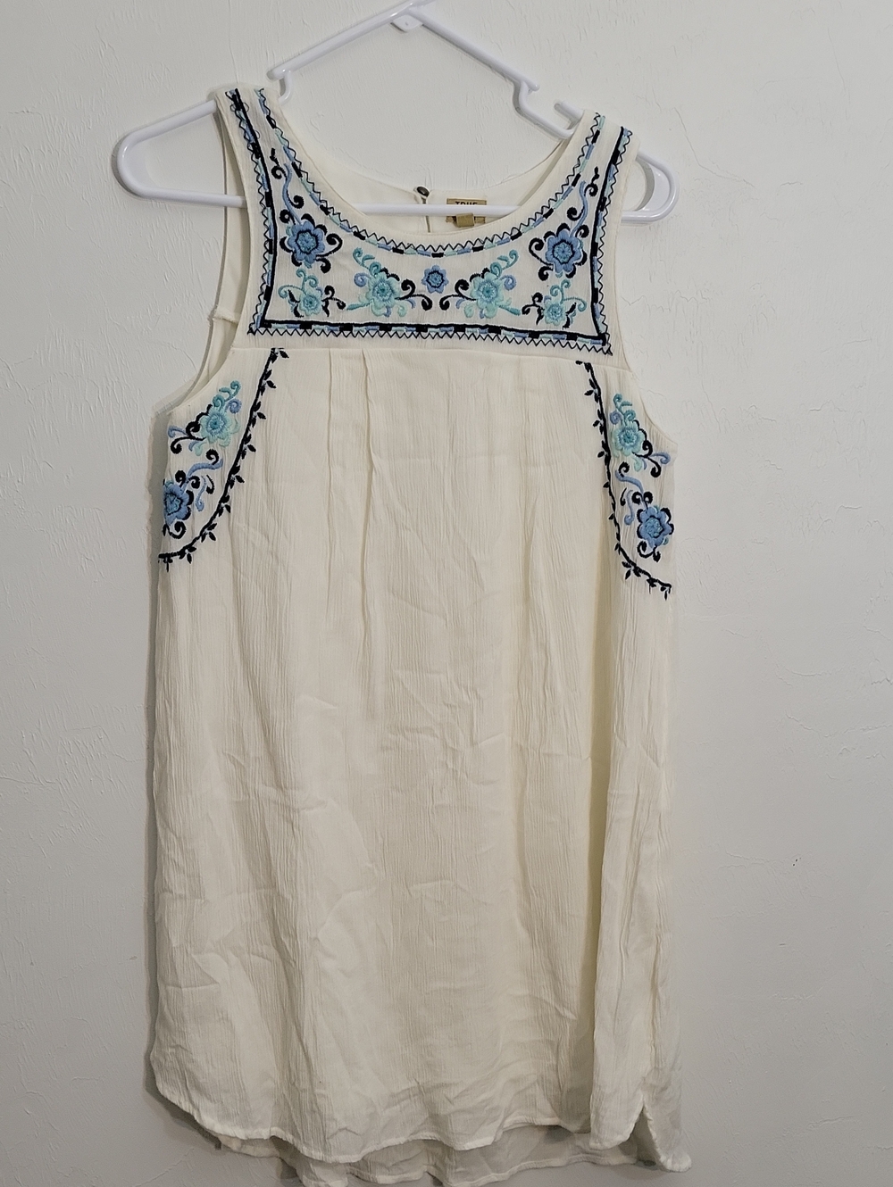 True Craft Cream Tank Top with Blue Floral Embroidery